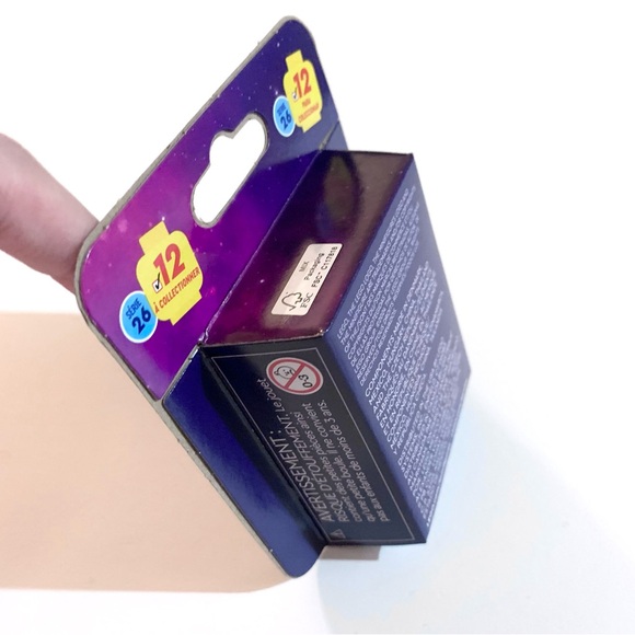 Hold Retro space girl with bulldog lego minifigure - Picture 10 of 12